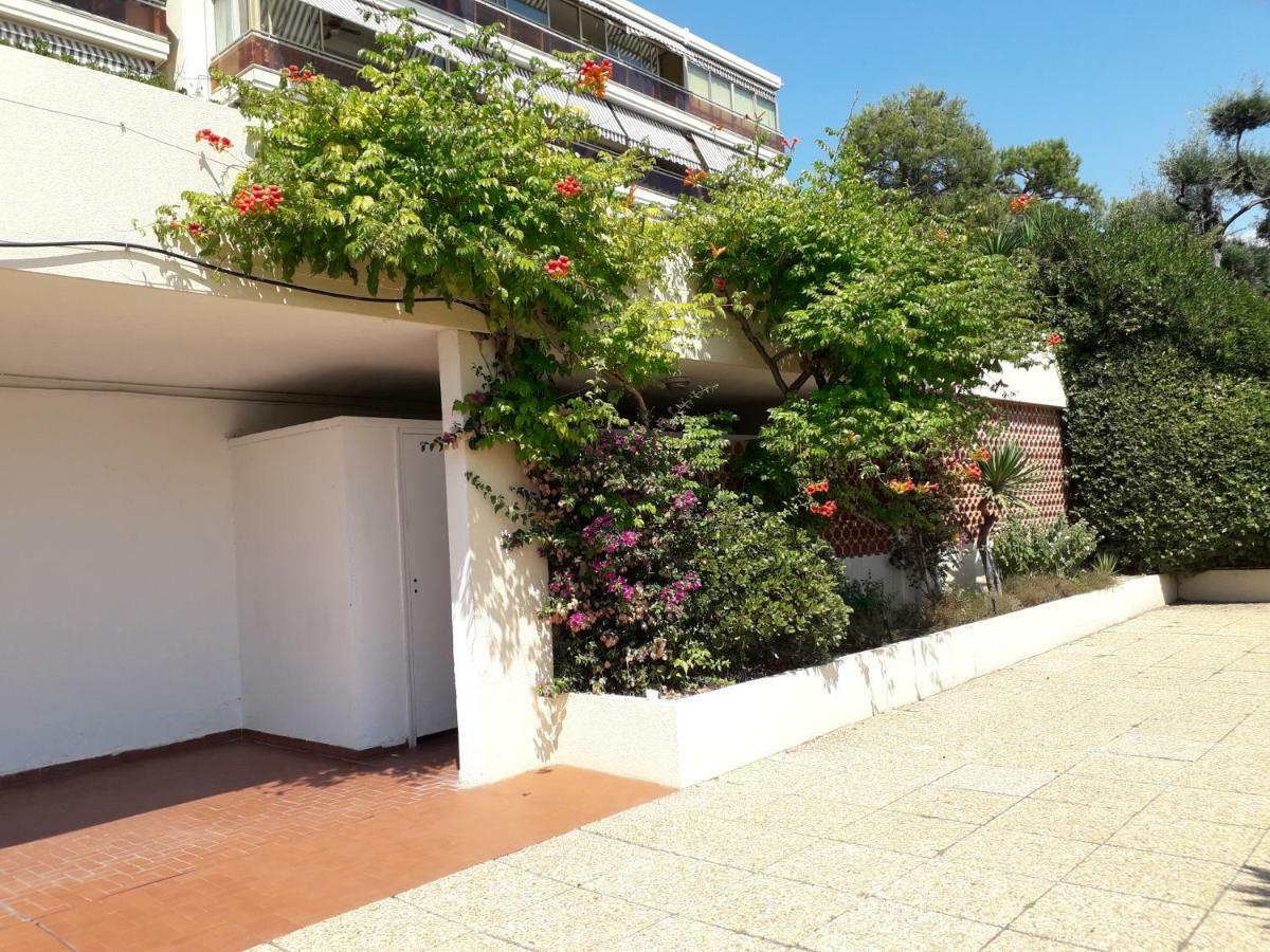 Bel Appartement Avec Vue Mer Villeneuve-Loubet Exterior photo